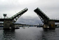28-Jul-2000
Seattle - Lake Washington Ship Canal
Ballard Bridge - In the up position