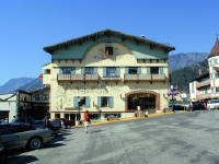 31-Jul-2000
Leavenworth, WA
Hotel on main street
