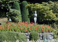 02-Aug-2000
Butchart Gardens - Victoria, BC 
Statue in the sunken gardens