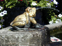 02-Aug-2000
Butchart Gardens - Victoria, BC 
Ornamental rog fountain